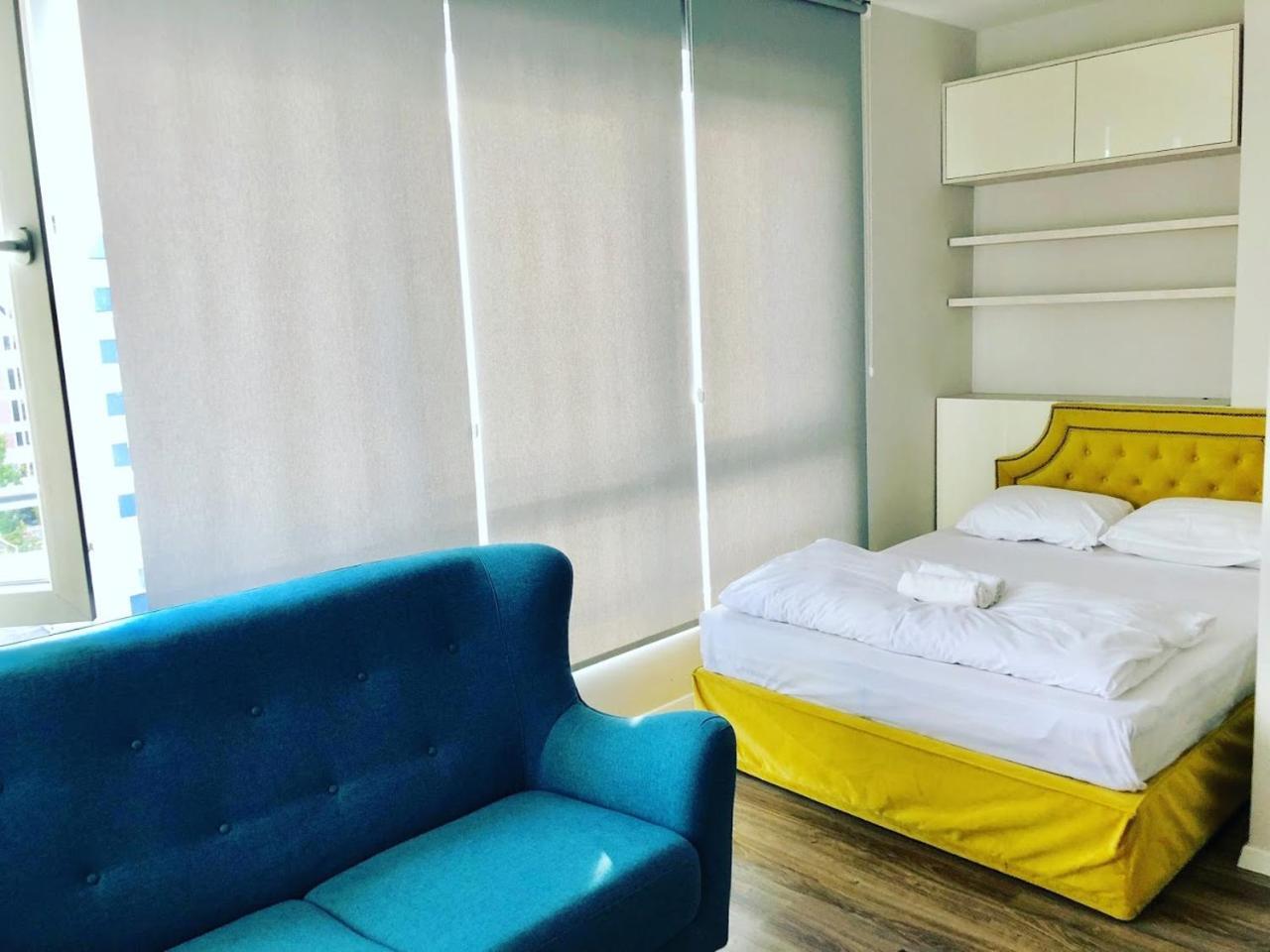 Turquoise And Magenta Apartment Sofia Buitenkant foto